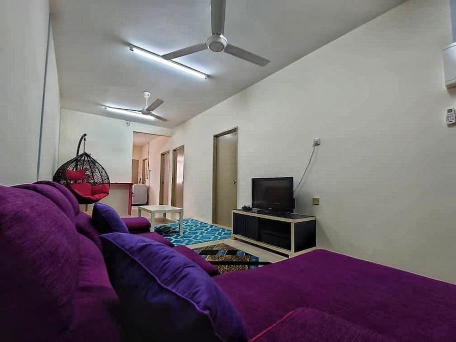 Nourina Homestay Gambang Esterno foto