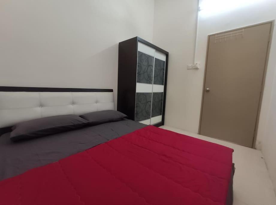 Nourina Homestay Gambang Esterno foto